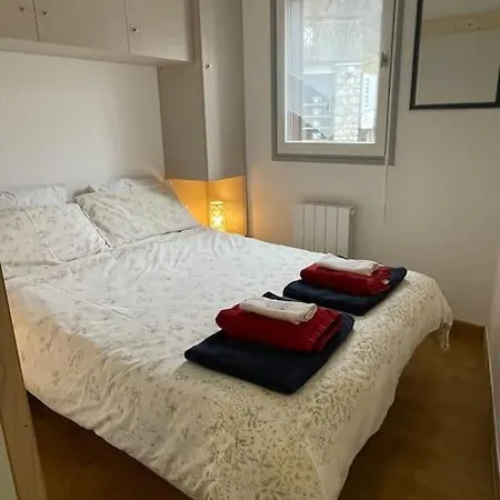 Ideal For Up To 2 People * Les Carroz d'Araches