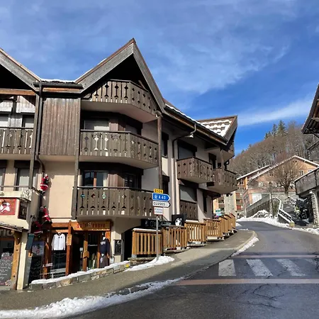 Ideal For Up To 2 People * Les Carroz d'Araches